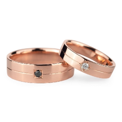 Golden wedding rings with diamonds "VMA 136"