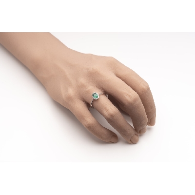Engagement ring with gemstones "Emerald 70"
